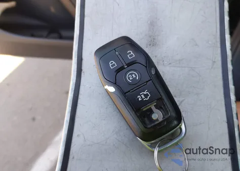 2016 Ford Fusion Titanium z USA, uszkodzony, nr VIN 3FA6P0K92GR151424